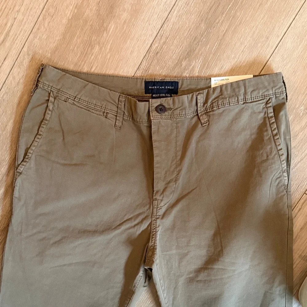American Eagle Outfitters Men's Khaki Chinos NWT size 34x36 next level flex slim - Picture 3 of 5